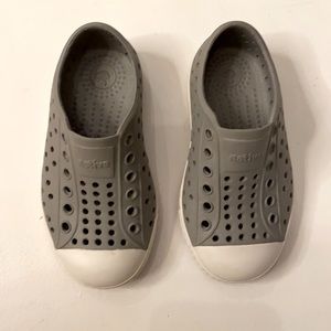 Toddler Native ”Jefferson” shoes size 7